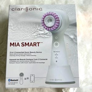 Clarisonic Mia smart device, white color, still in unopened box!